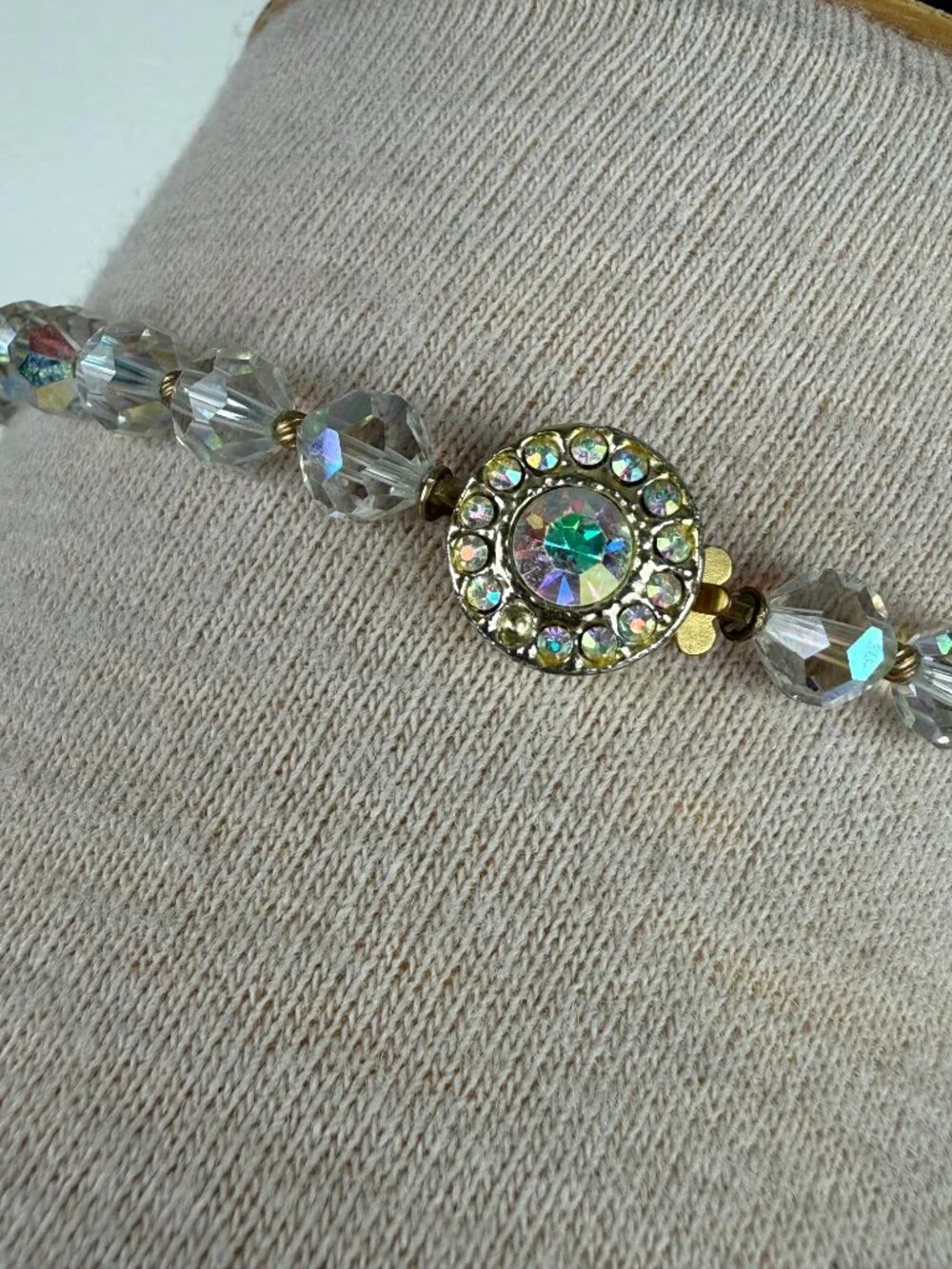 Vintage Aurora Borealis Glass Bead Necklace 15